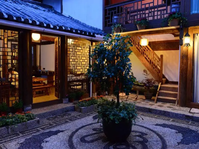 Lijiang Xianshe House — фото 1