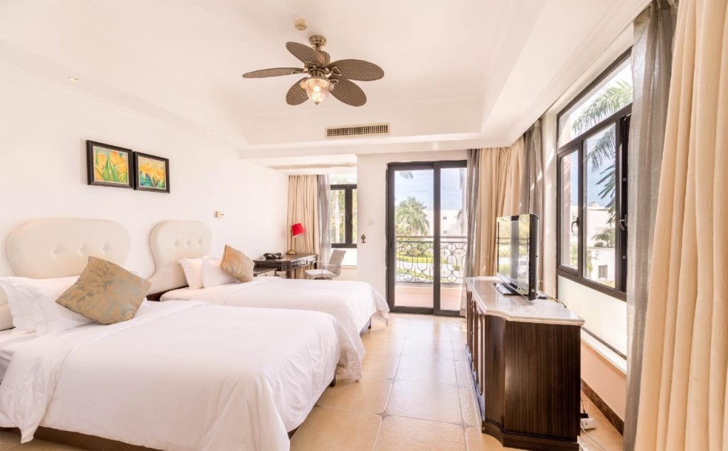Санья: Отель Sanya Yalong Bay Sintra Suites