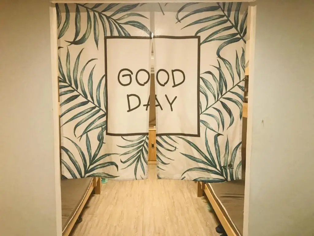 Hidden Garden International Youth Hostel - Oriental Pearl & Lujiazui — фото 1