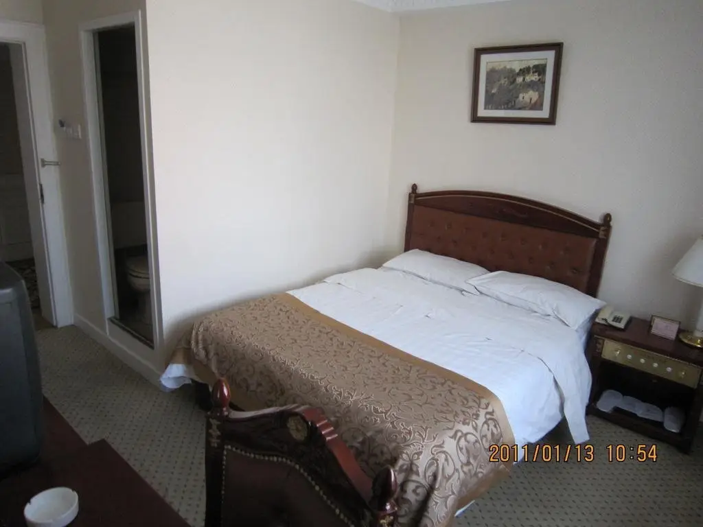 Пекин: Huafeng Hot Spring Castle Hotel