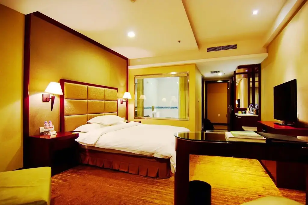 Шэньян: The Royal Fortune Hotel