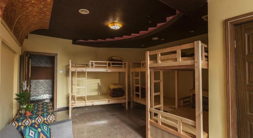 Чжунвэй: North By Northwest International Youth Hostel