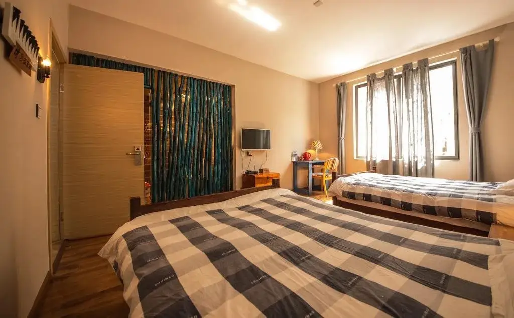 Дали: Dali Times Hostel