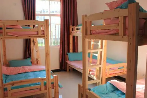 Дали: Dali Brother Youth Hostel