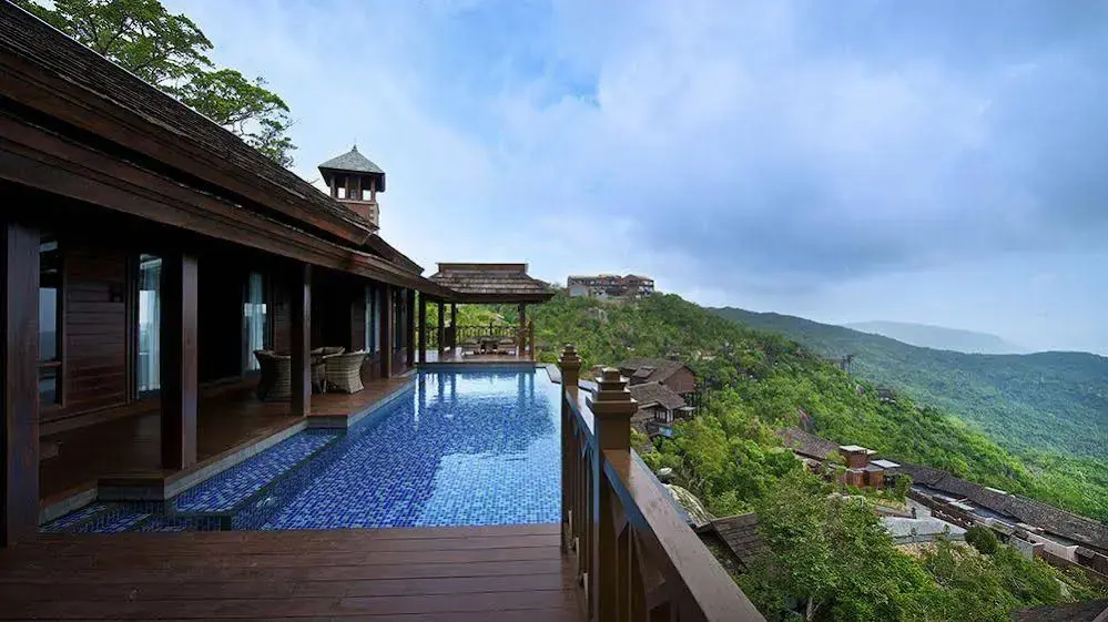Санья: Yalong Bay Earthly Paradise Birds Nest Resort （Mountain Villas)