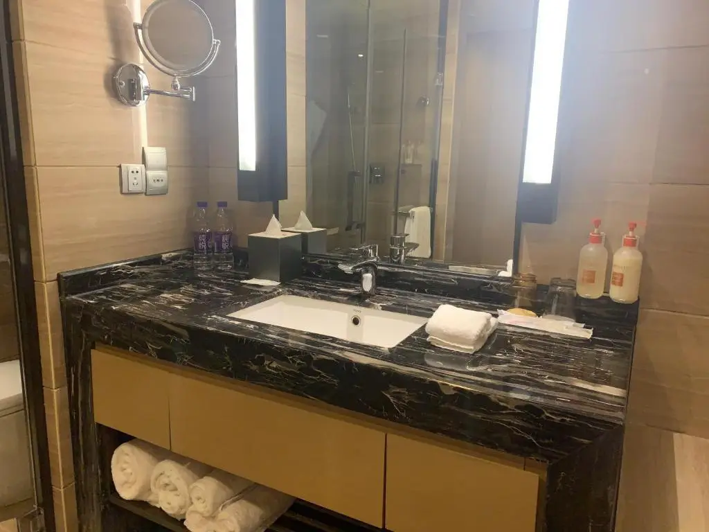 Тяньцзинь: Crowne Plaza Tianjin Meijiangnan