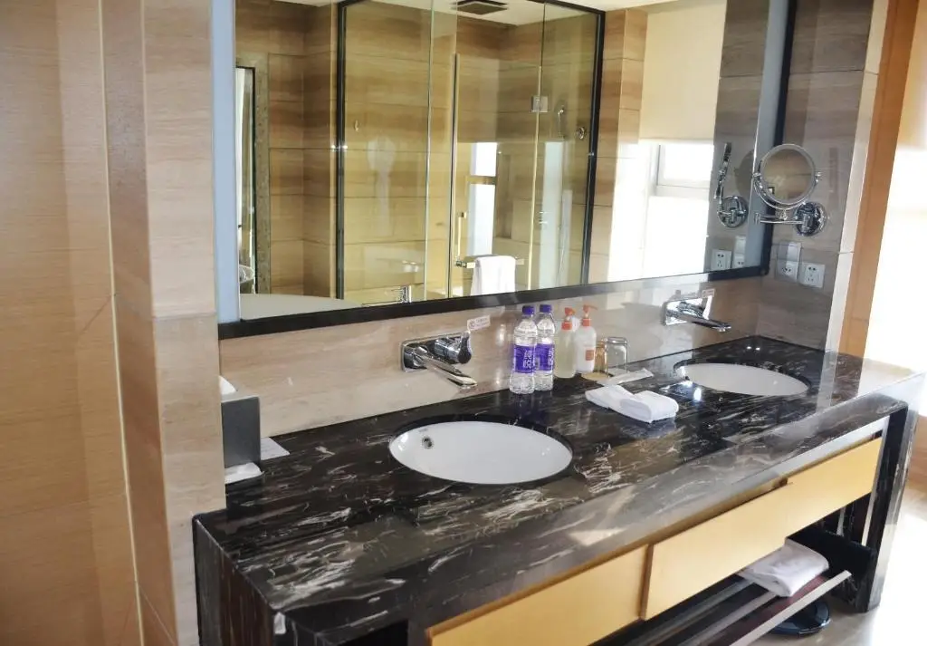 Тяньцзинь: Crowne Plaza Tianjin Meijiangnan
