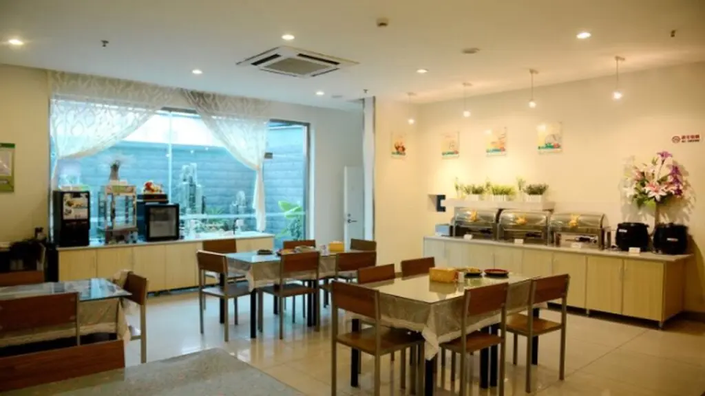 Цзинин: Goldmet Inn Qufu East Jinxuan Road and Visitor Center