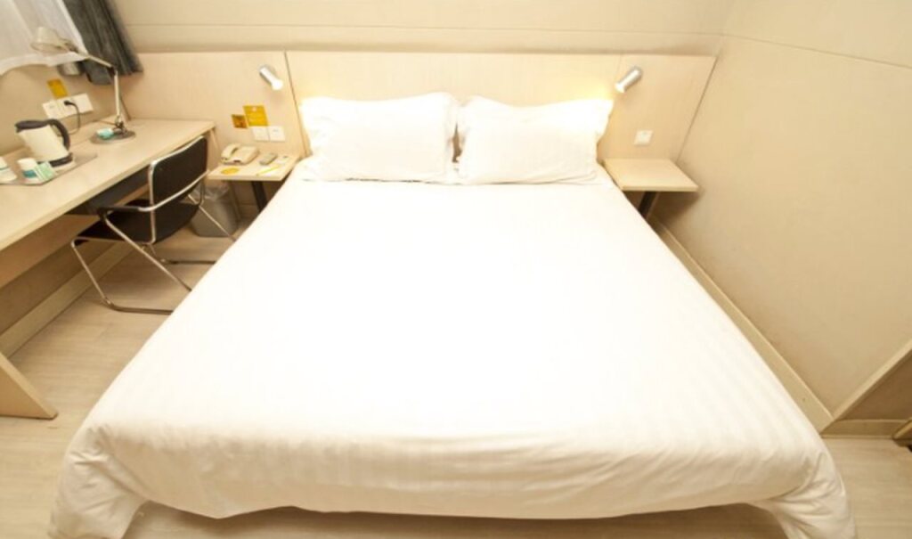 Цзинин: Goldmet Inn Qufu East Jinxuan Road and Visitor Center