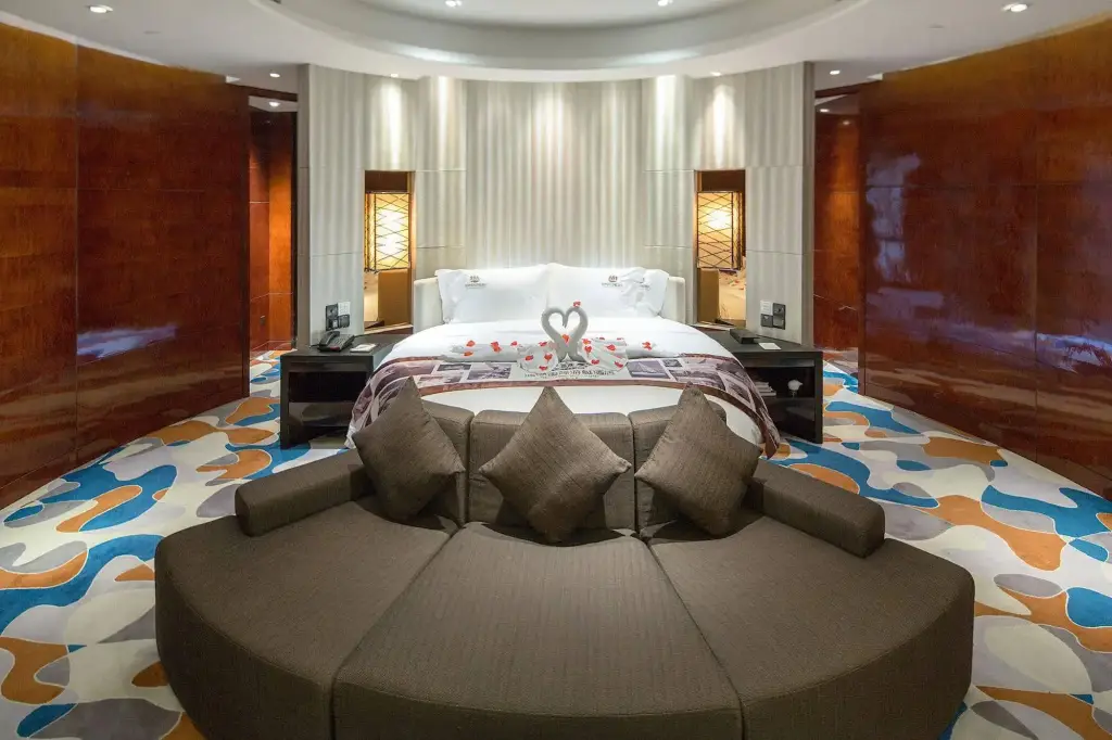Санья: Sanya Visun Royal Yacht Hotel