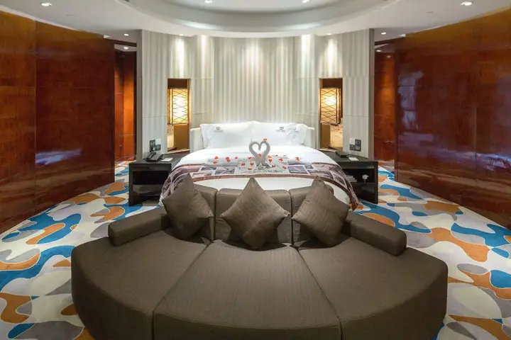 Санья: Sanya Visun Royal Yacht Hotel