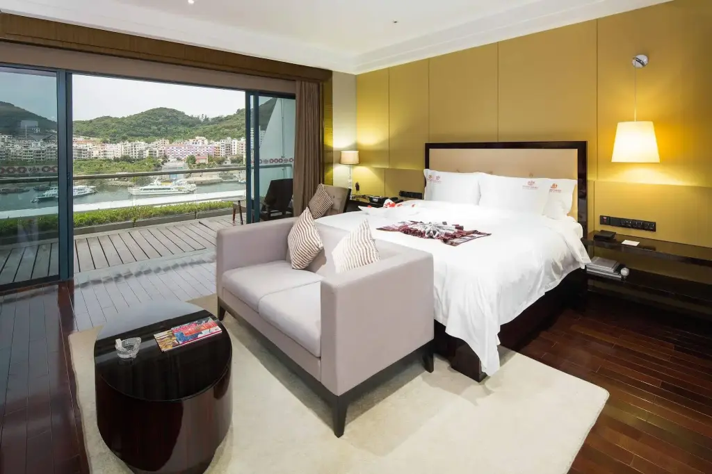 Санья: Sanya Visun Royal Yacht Hotel