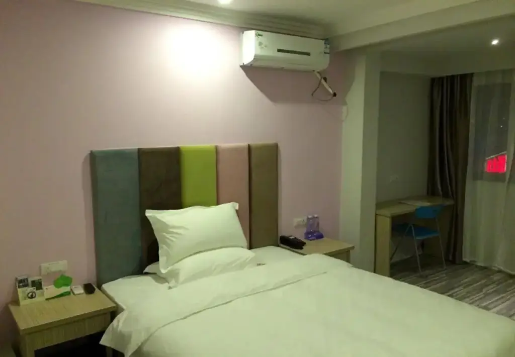 Гуйлинь: Guilin Wisteria Hotel