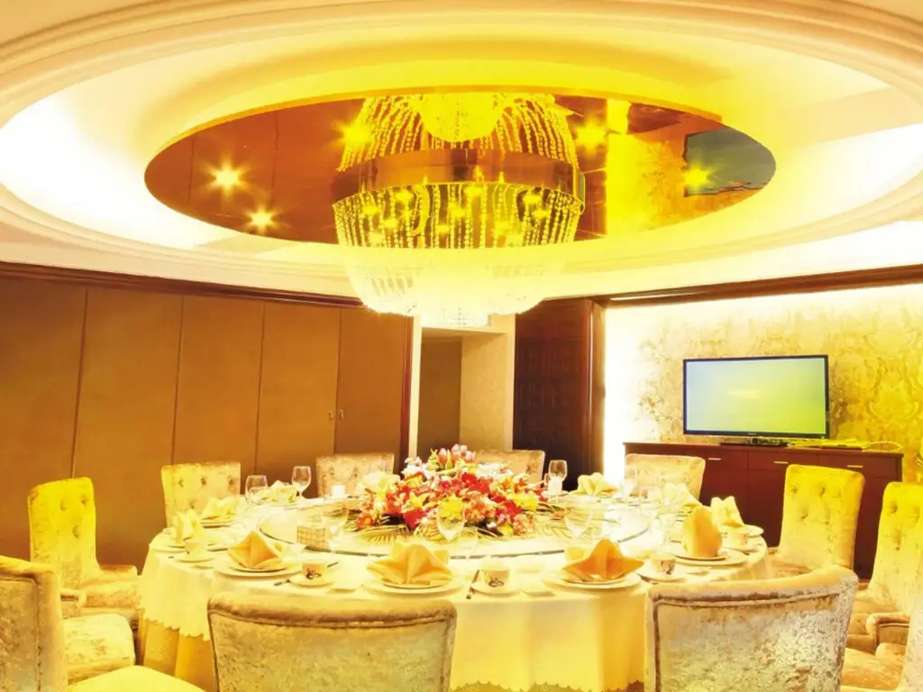 Далянь: Southern Airlines Pearl Hotel