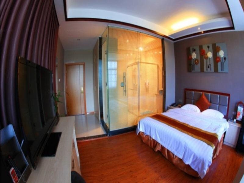 Наньпин: Wuyishan Huanyu Tourist Club
