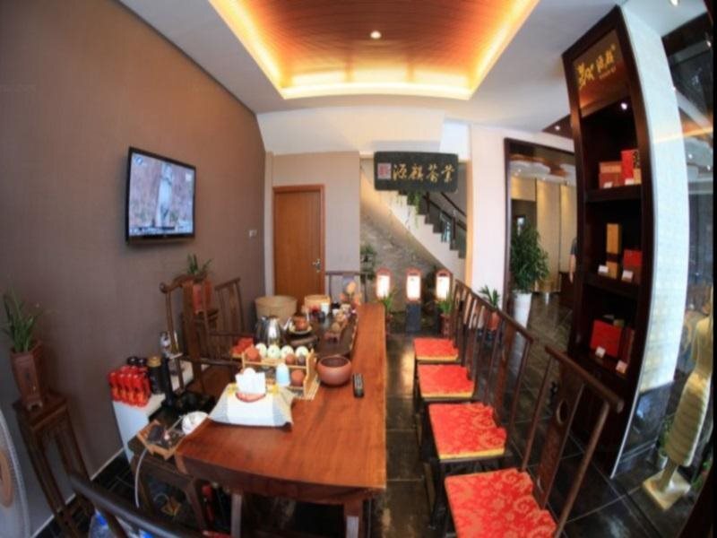 Наньпин: Wuyishan Huanyu Tourist Club