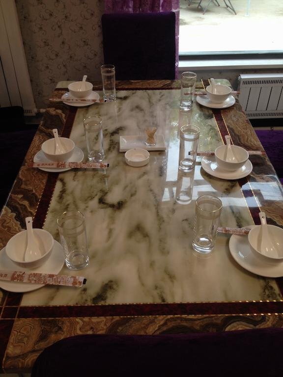Цзюцюань: Dunhuang Old Friend Guest House