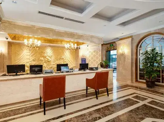 Чэнду: Zerun Hotel (Chengdu Southwest Jiaotong University Subway) Station)
