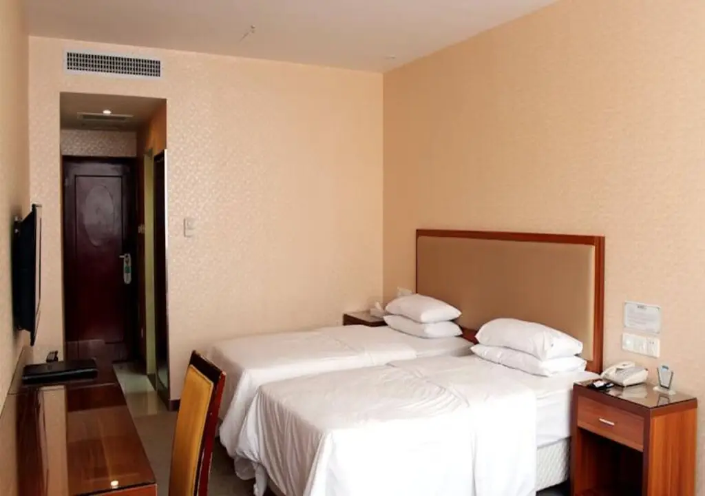 Шэньчжэнь: Railway Station Hotel West Building