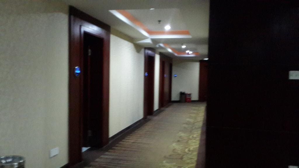 Zhongshan Tianhong Hotel — фото 1