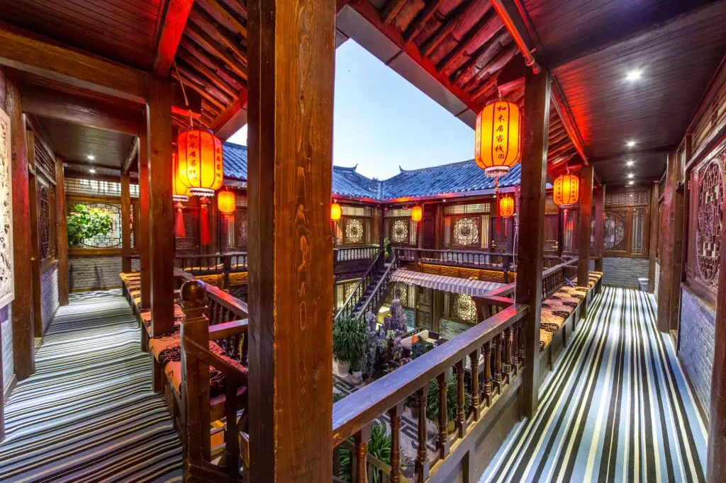 Lijiang He Mu Ju Family Inn — фото 1
