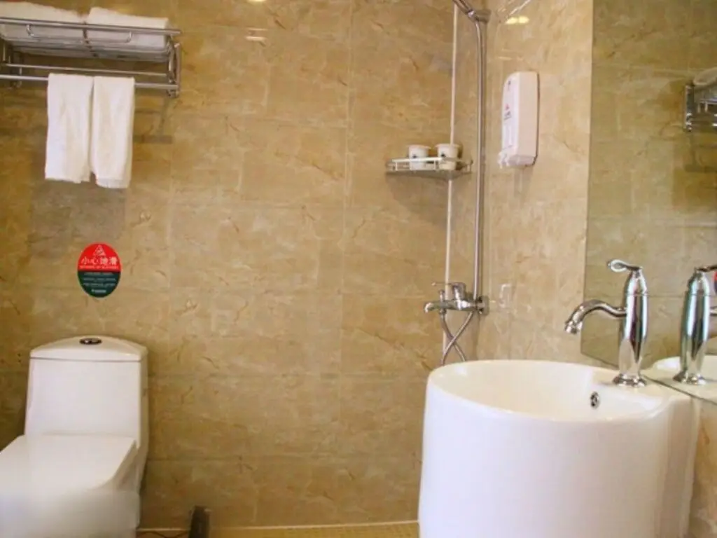 Санья: GreenTree Inn Sanya Heping Street Qingren Bridge Express Hotel