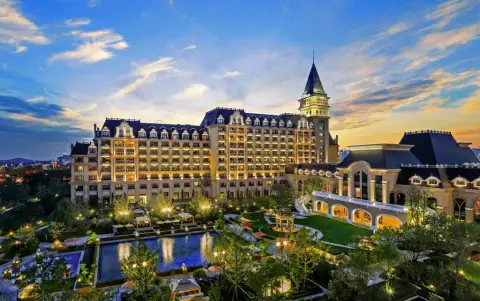 Hilton Qingdao Golden Beach — фото 1