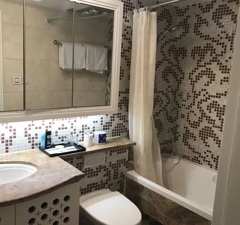 Шанхай: Ri Yue Guang Apartment