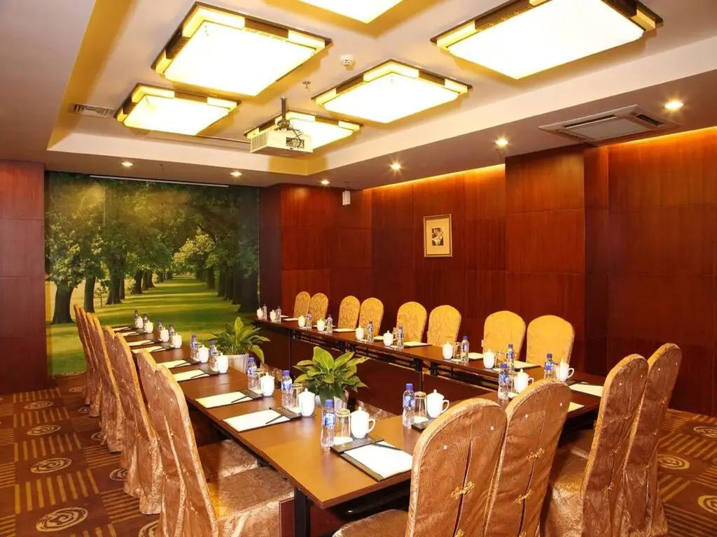 Пекин: Beijing He Ping Li Hotel