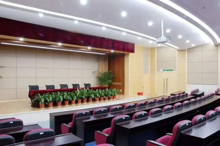 Шэньчжэнь: Lvyin Holiday Business Hotel