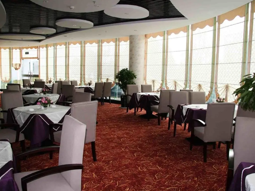 Dian Chi Hotel — фото 1