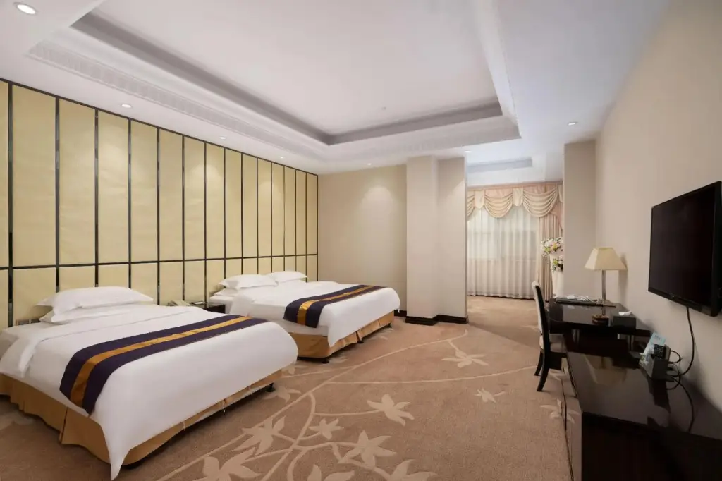 Гуйлинь: Guilin New Kwangsi Style Hotel