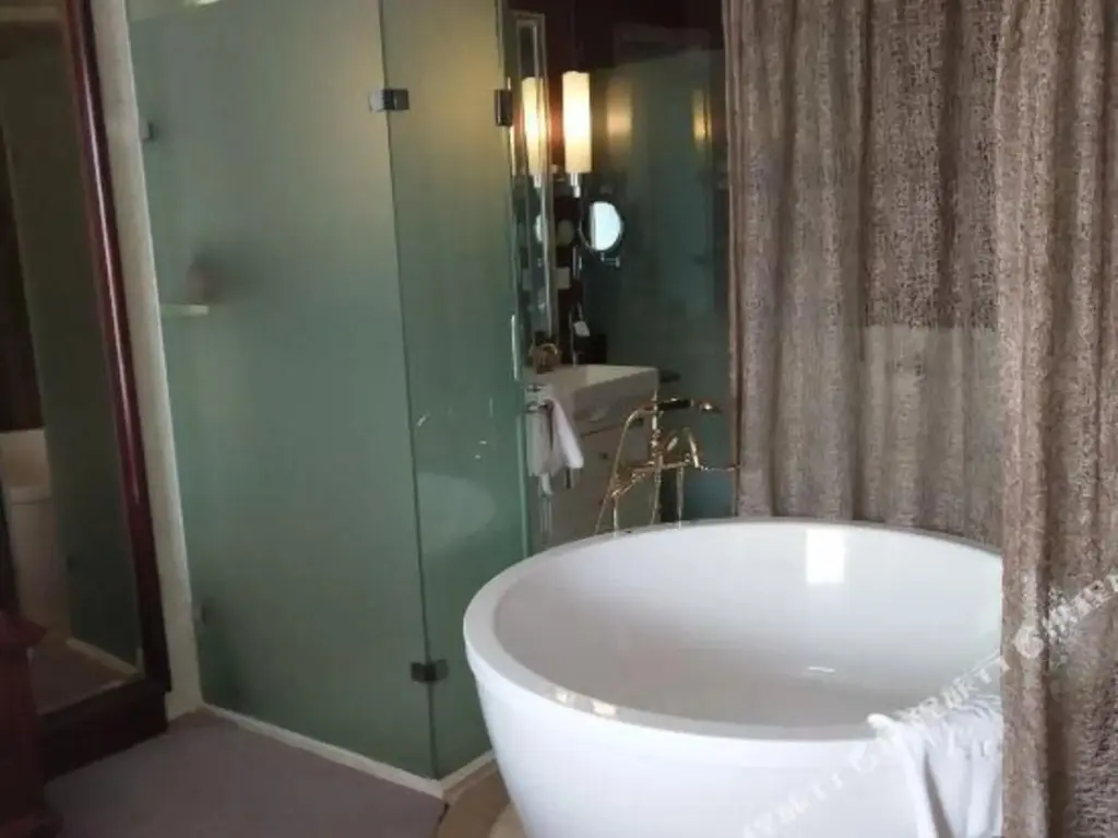 Цюйчжоу: Long You West Lake Hillview International Hotel