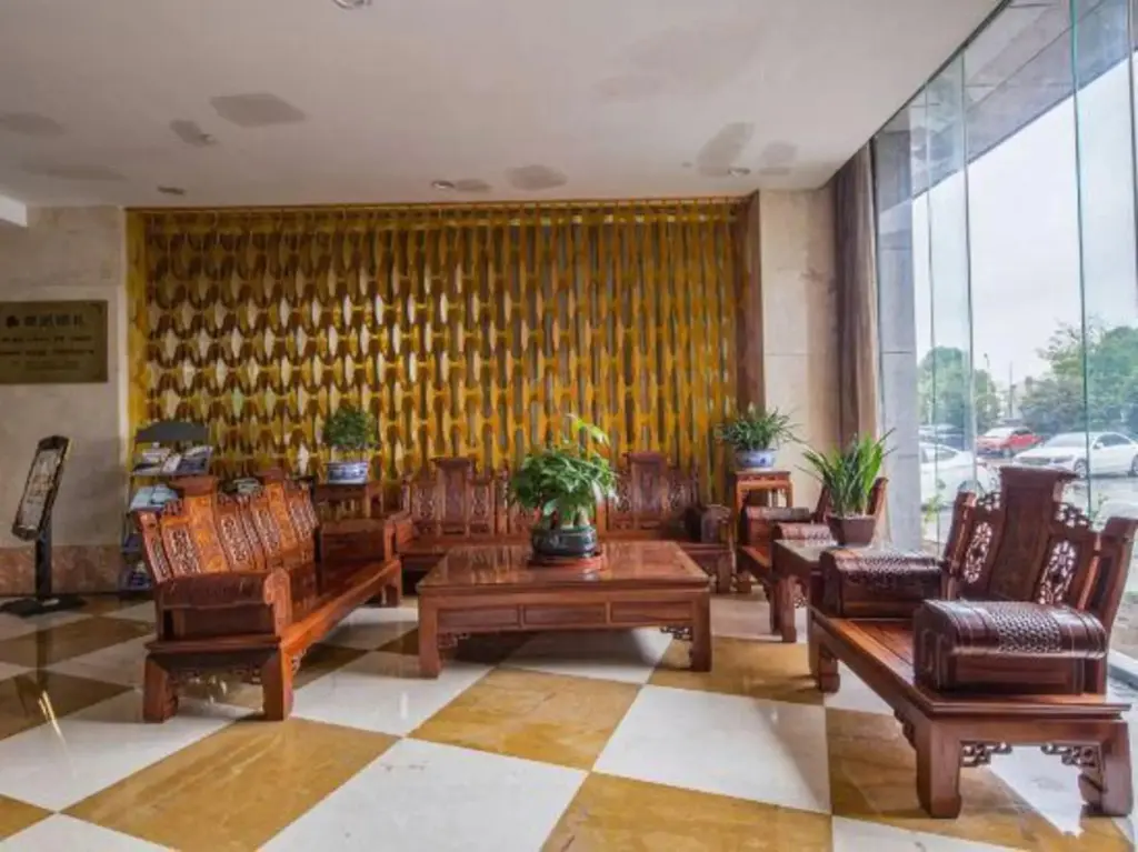 Цюйчжоу: Long You West Lake Hillview International Hotel