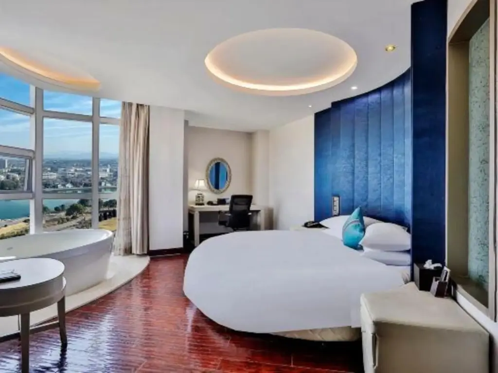 Цюйчжоу: Long You West Lake Hillview International Hotel