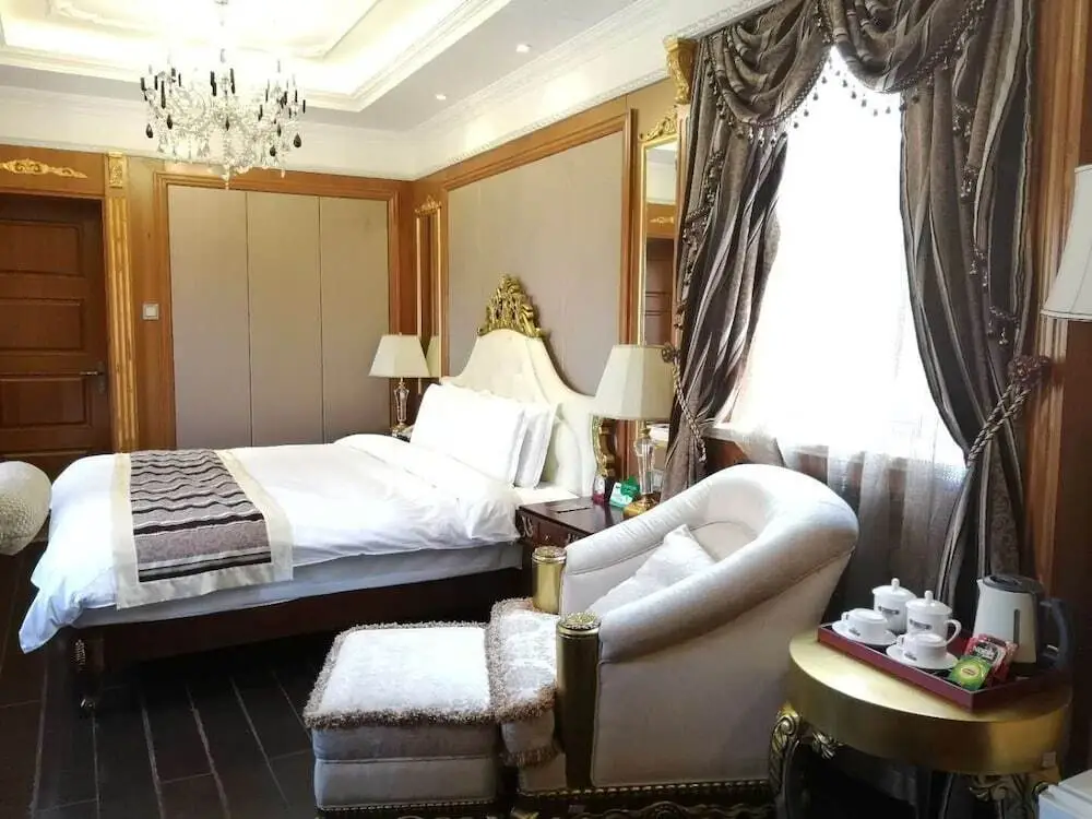 Далянь: Dalian Railway 1896 Garden Hotel