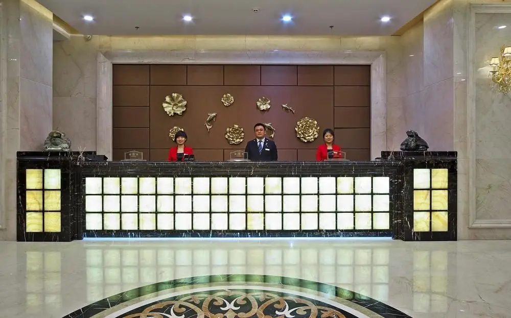 Даньдун: Dandong Jiangbin International Hotel (Yalu River Broken Bridge Scenic Spot Railway Station Branch)