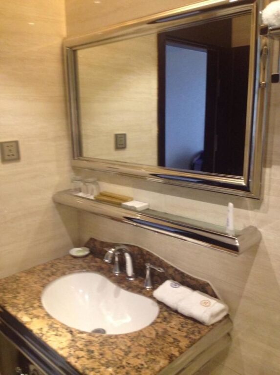 Даньдун: Dandong Jiangbin International Hotel (Yalu River Broken Bridge Scenic Spot Railway Station Branch)