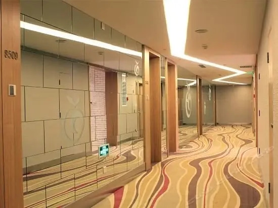 Сиань: Apple Song Hot Spring Hotel (Xi'an TV Tower Subway Station)