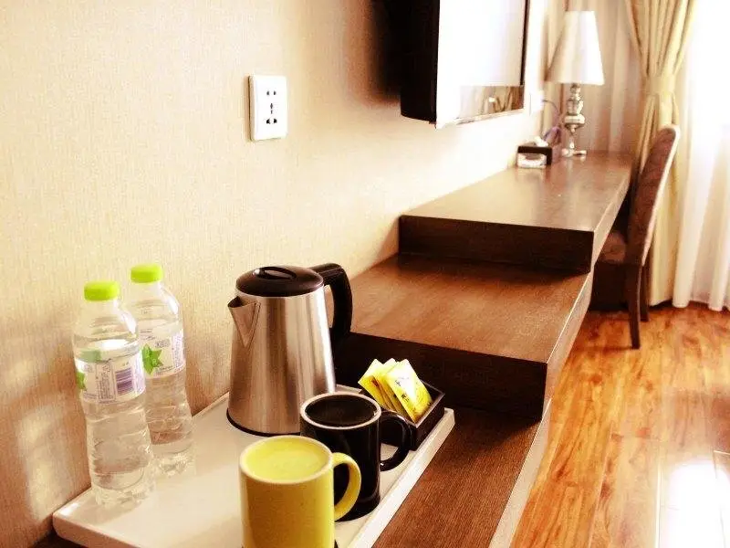 Чэнду: Phoenix Regalia Hotel (Chengdu Taisheng)