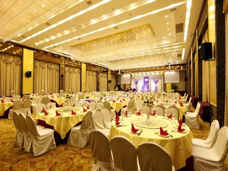 Шанхай: Golden Rich Hotel