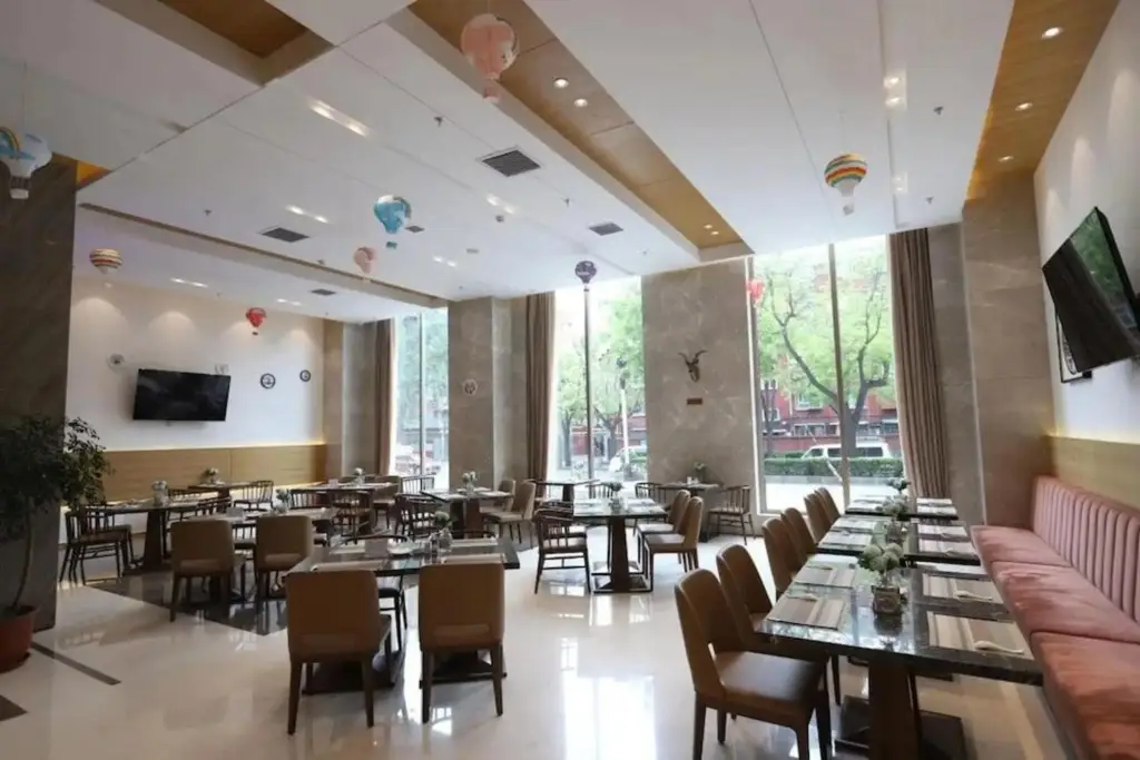 Juny Oriental Hotel — фото 1