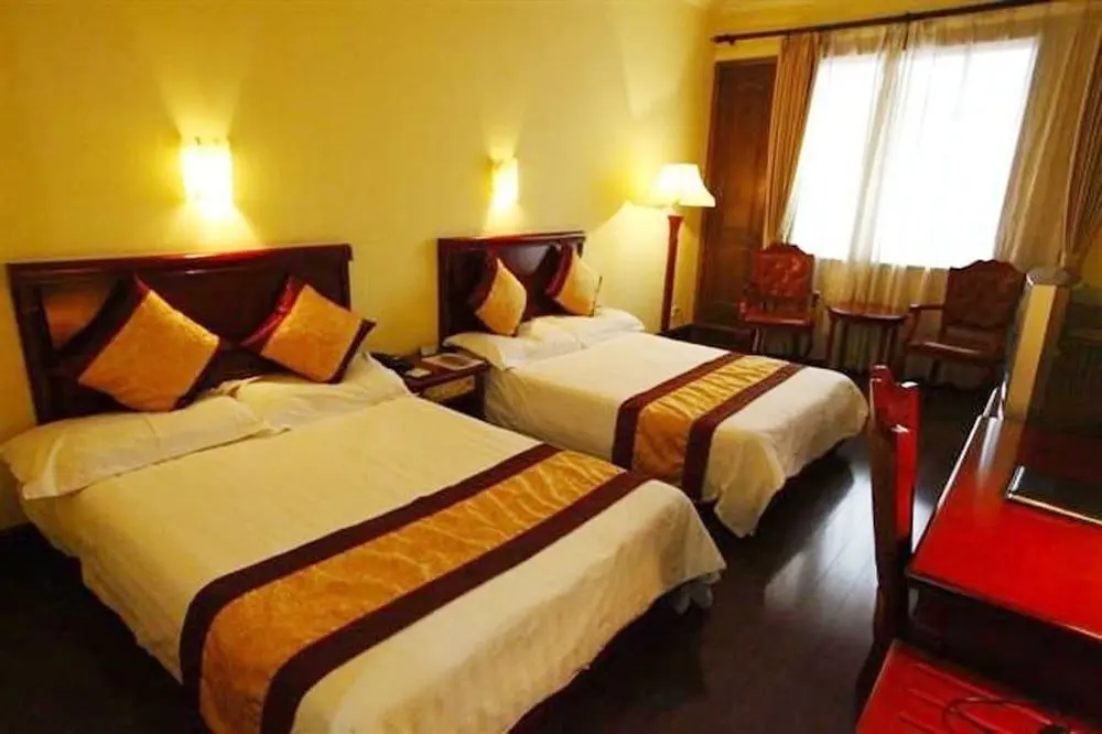 Шанхай: Your Home Hotel