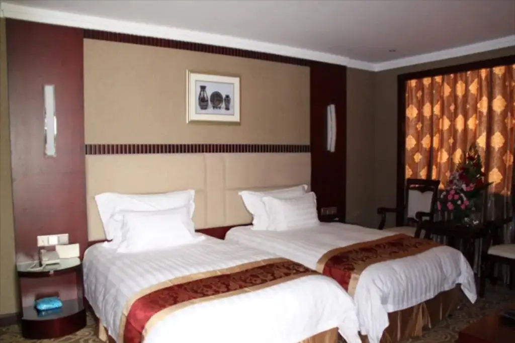 Шэньчжэнь: Shenzhen Petrel Hotel