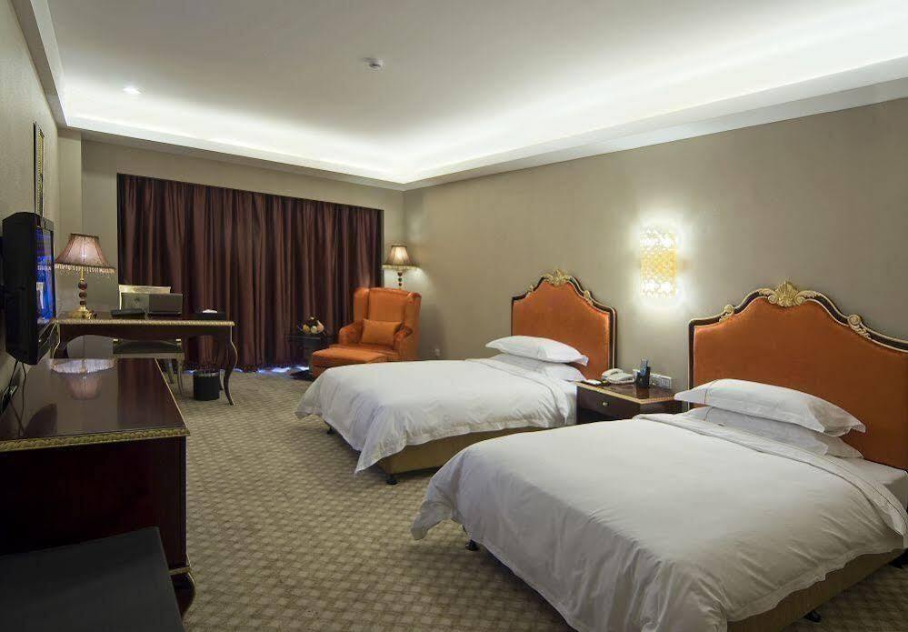 Чжуншань: Jinhong Hotel