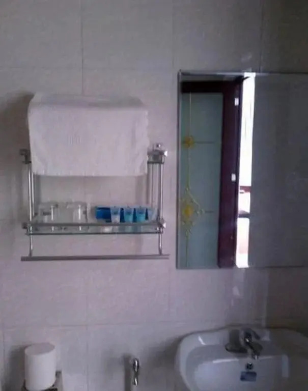 Баодин: Yishun Inn