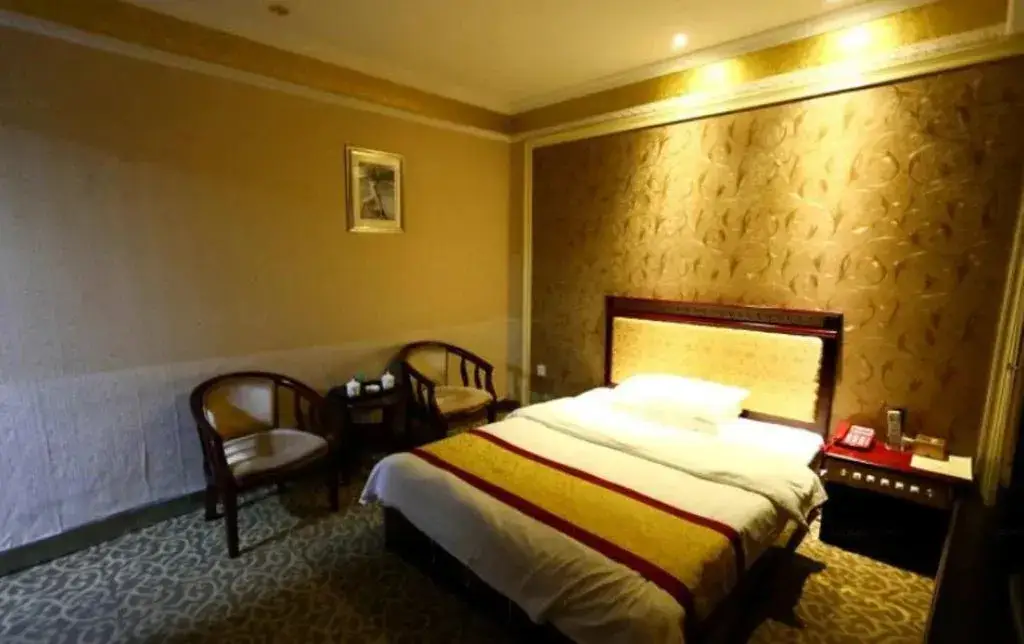 Мяньян: Santai Yilu Business Hotel