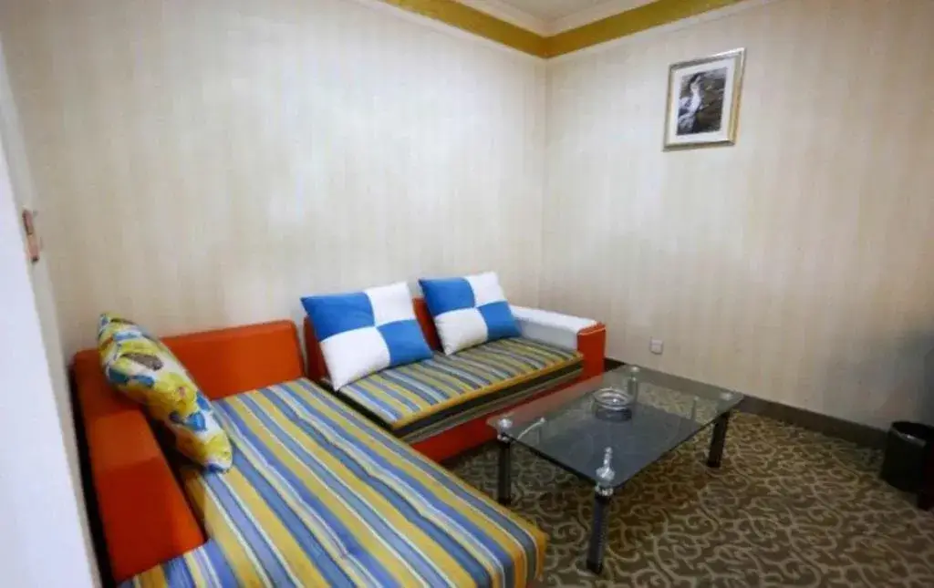 Мяньян: Santai Yilu Business Hotel