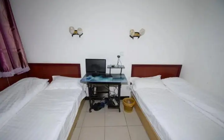 Баодин: Junlan Hotel