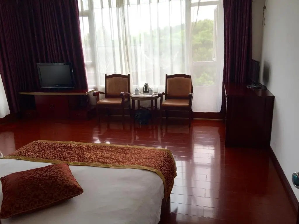 Leshan Hongxiu Hotel — фото 1